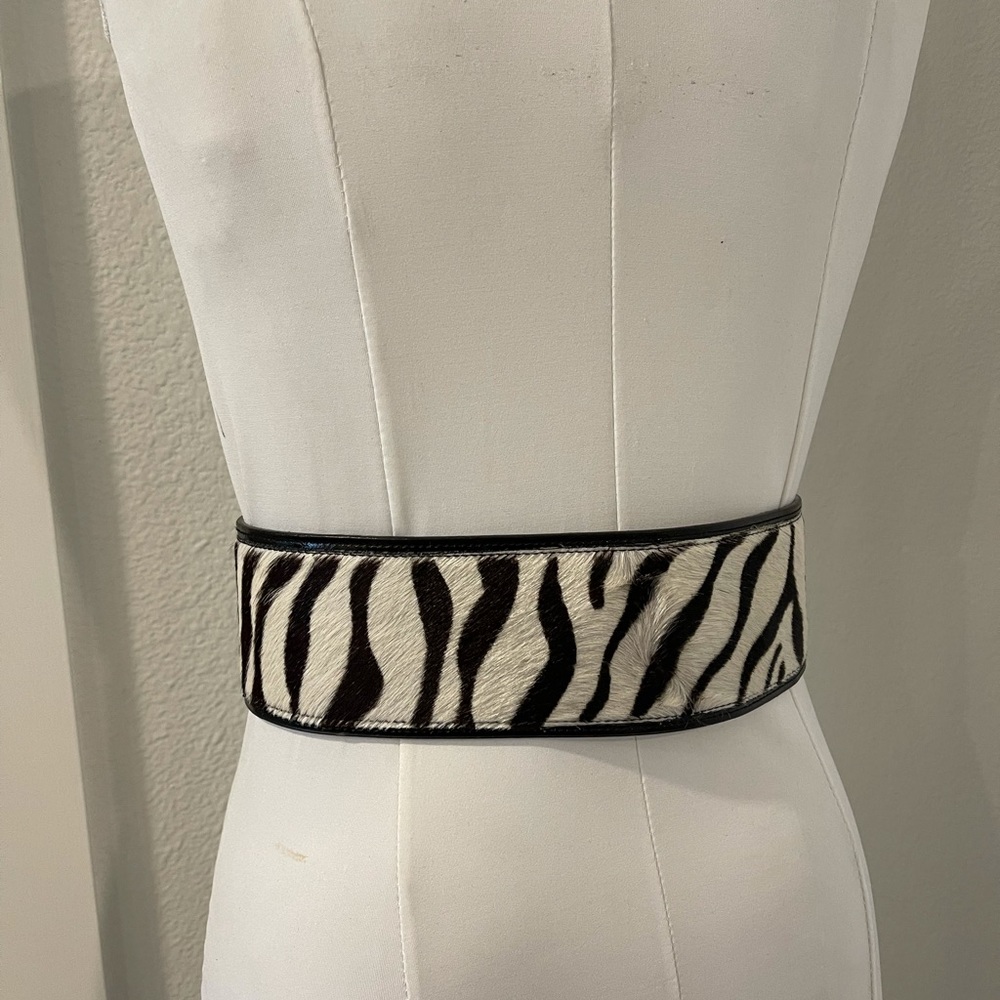 Antonio Melani size small genuine leather belt